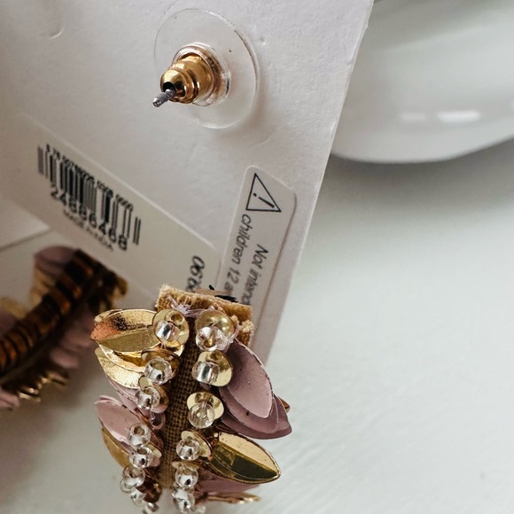 NWT, Express hoop earrings - Picture 5 of 5